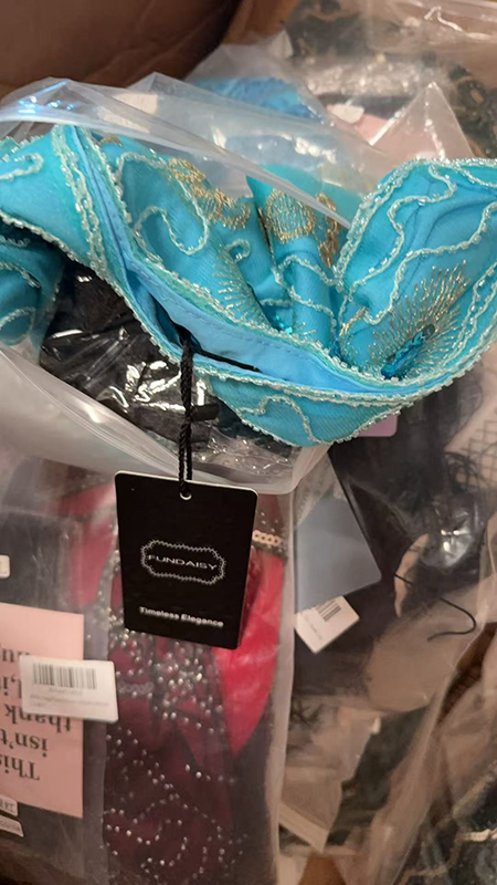 Mixed Lot Women's 1920s Flapper Dresses & Sequin Prom Gowns - Great Gatsby Style Party Outfits with Accessories - Wholesale Liquidation Los Angeles Stock. - Image 6