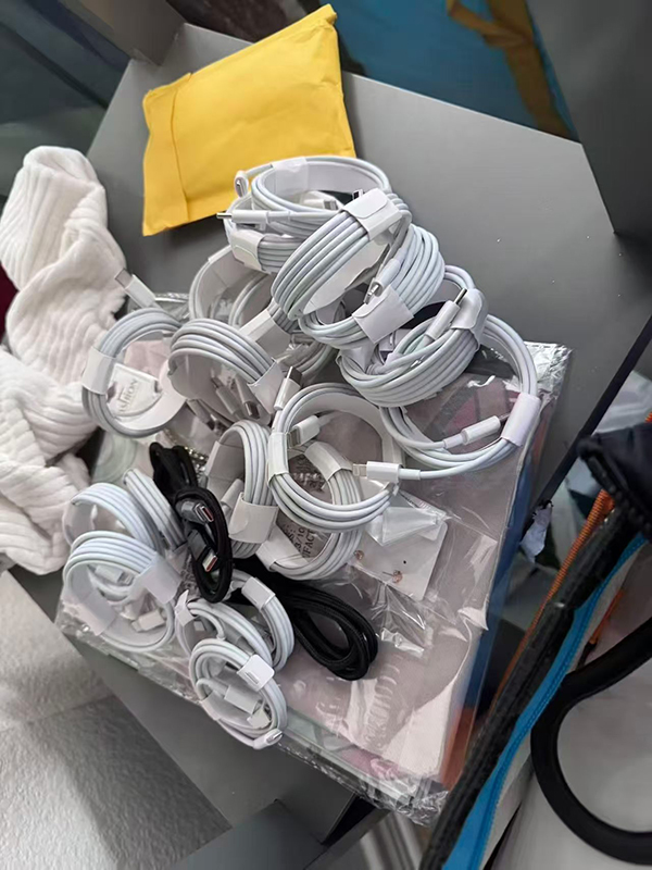 4-in-1 Retractable Spring Data Cable - Fast Charging Multi-USB Cord for Type-C, Lightning, USB-A - Wholesale Liquidation Deal. - Image 2